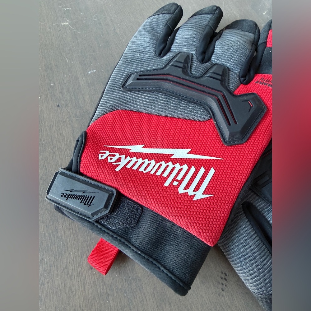 Milwaukee Work Gloves + Hat Bundle - image 2